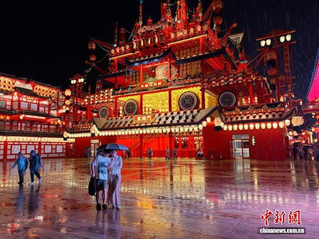 6月13日，唐山河头老街景区。 张会杰 摄